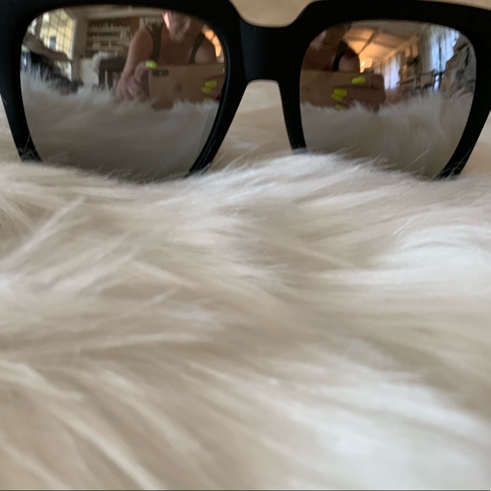 Sunglasses - Picture 2 of 3